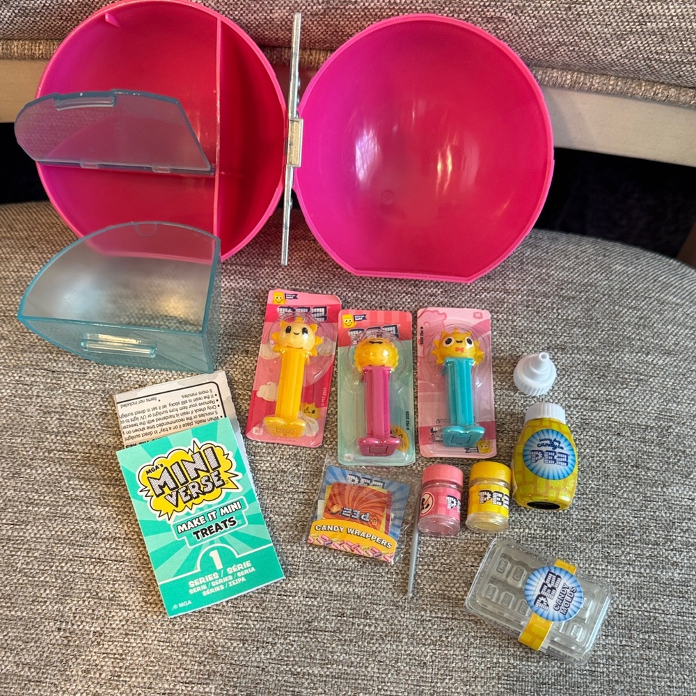 Mini Verse Make it Mini Treats
Colorful Pez Dispensers and Accessories Set